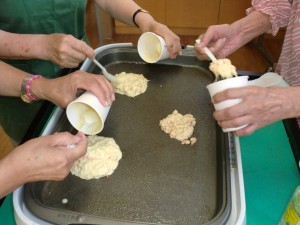 お好み焼きづくりの様子