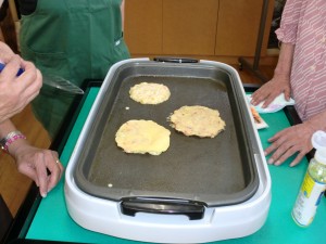 お好み焼きづくりの様子